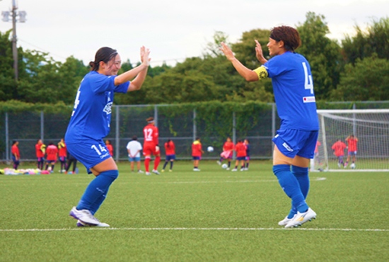 帰宅後の玄関脇にある小さな菜園スペース